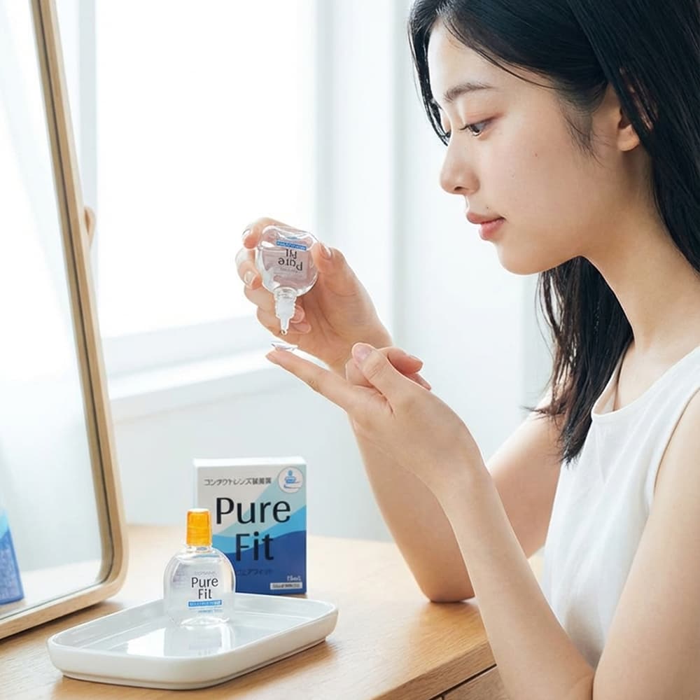 ピュアフィット 15mL【コンタクトレンズ装着液】の使用イメージ画像